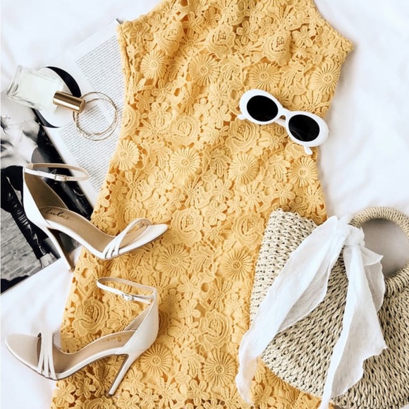 Lulus Yellow Lace/Crochet Racerback Mini Dress Sz M - Picture 3 of 4